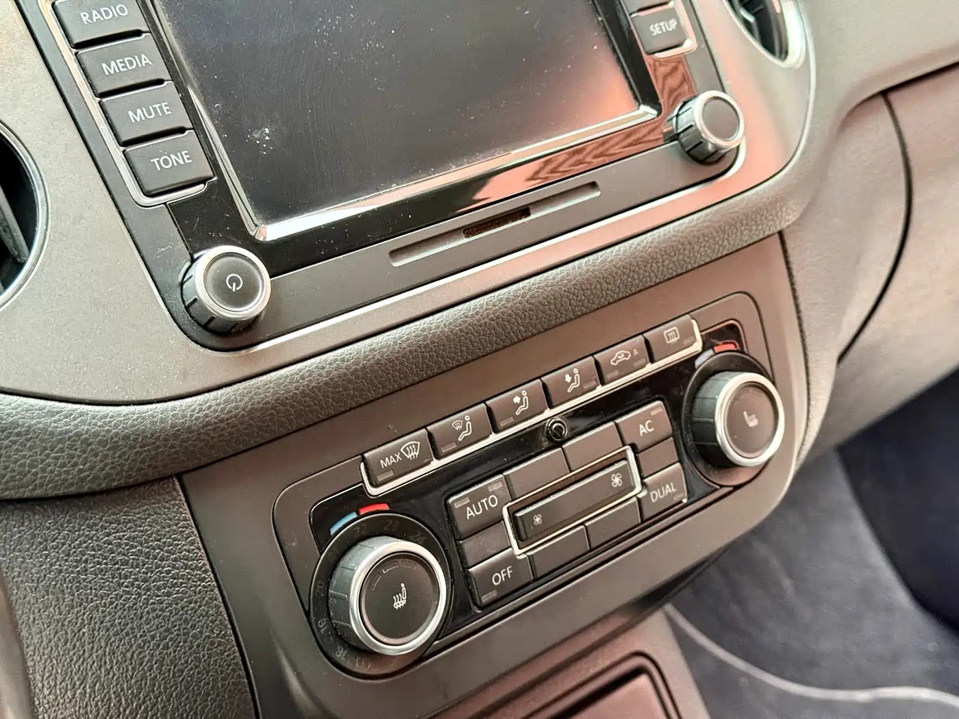 Volkswagen Golf (Import) 2011 1.4TSI Cross Golf фото 13