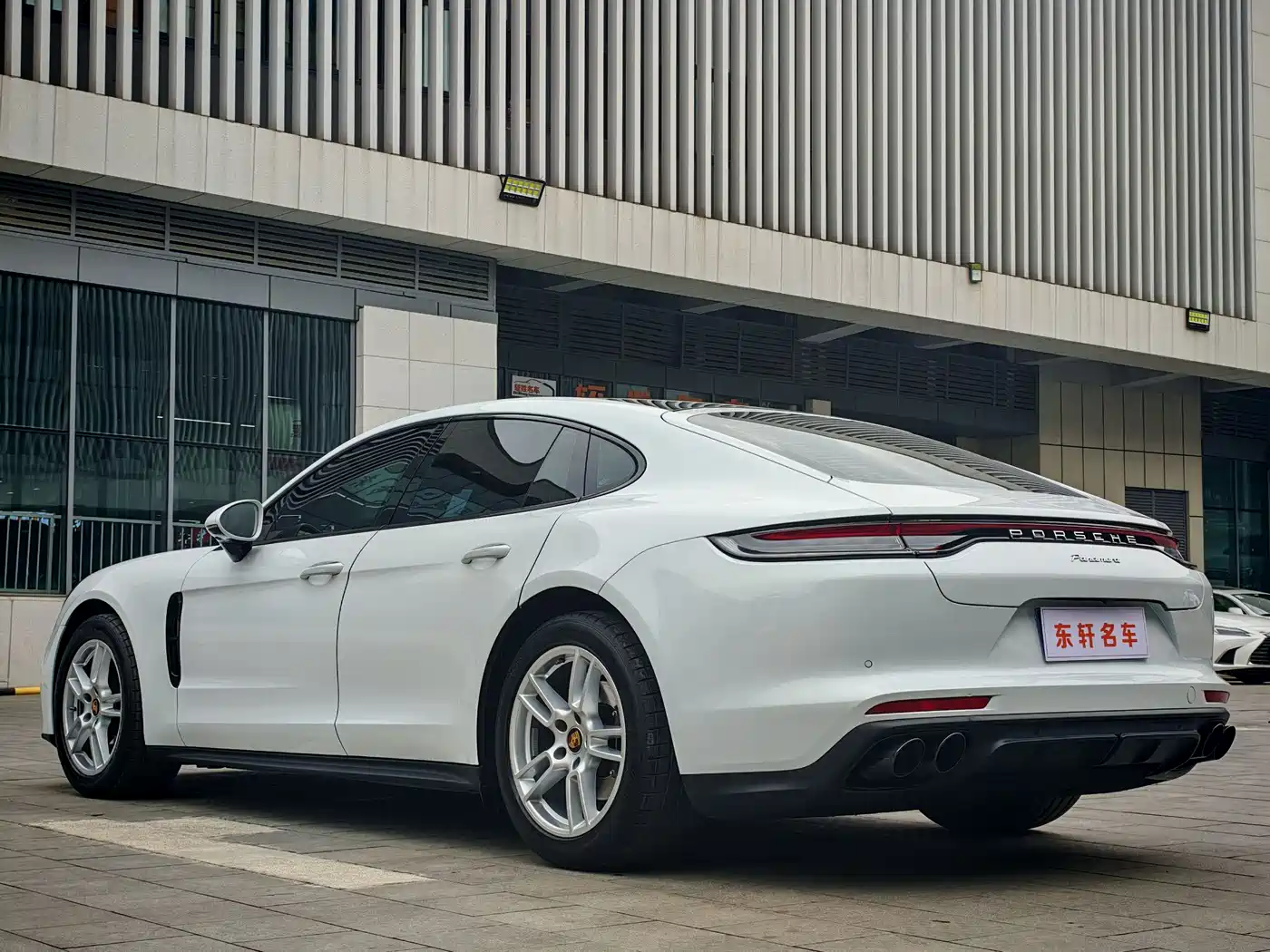 PORSCHE PANAMERA