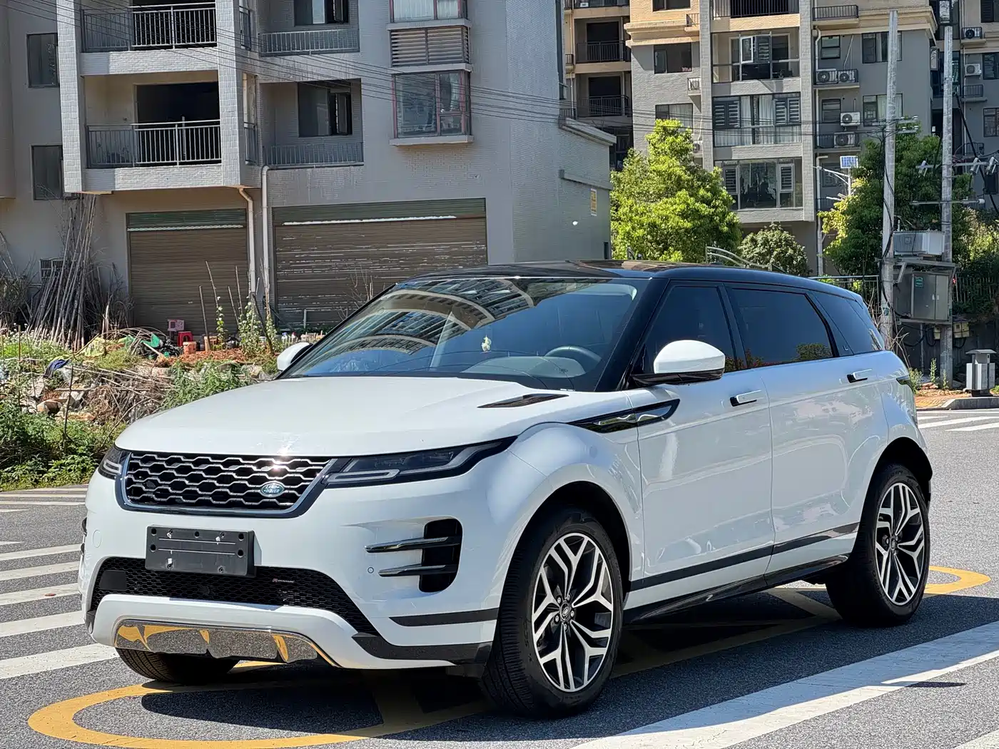 Land Rover Range Rover Evoque 2023 Range Rover Evoque L 249PS Luxury Edition фото 2