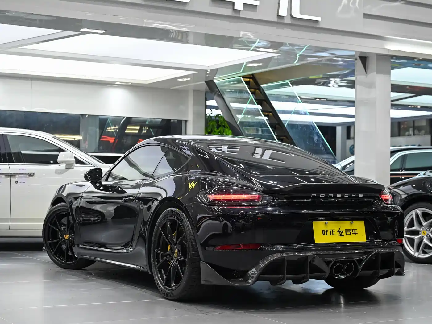 Porsche 718 2018 Cayman 2.0T фото 6