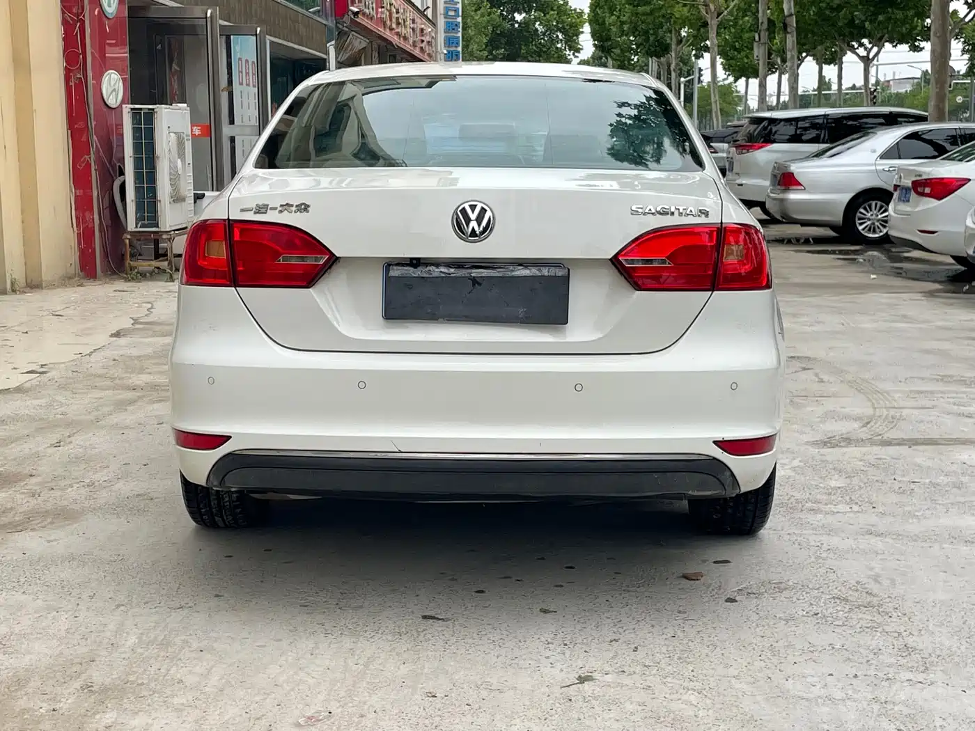 Volkswagen Sagitar 2014 Facelift 1.6L Automatic Comfort фото 6