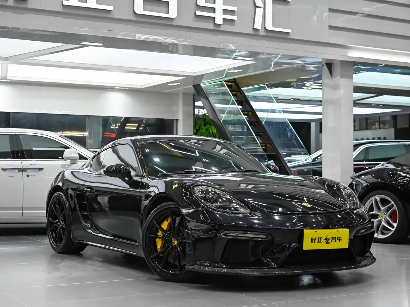 Porsche 718 2018 Cayman 2.0T фото 3