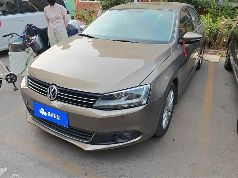 Volkswagen Sagitar 2014 Facelift 1.6L Automatic Comfort