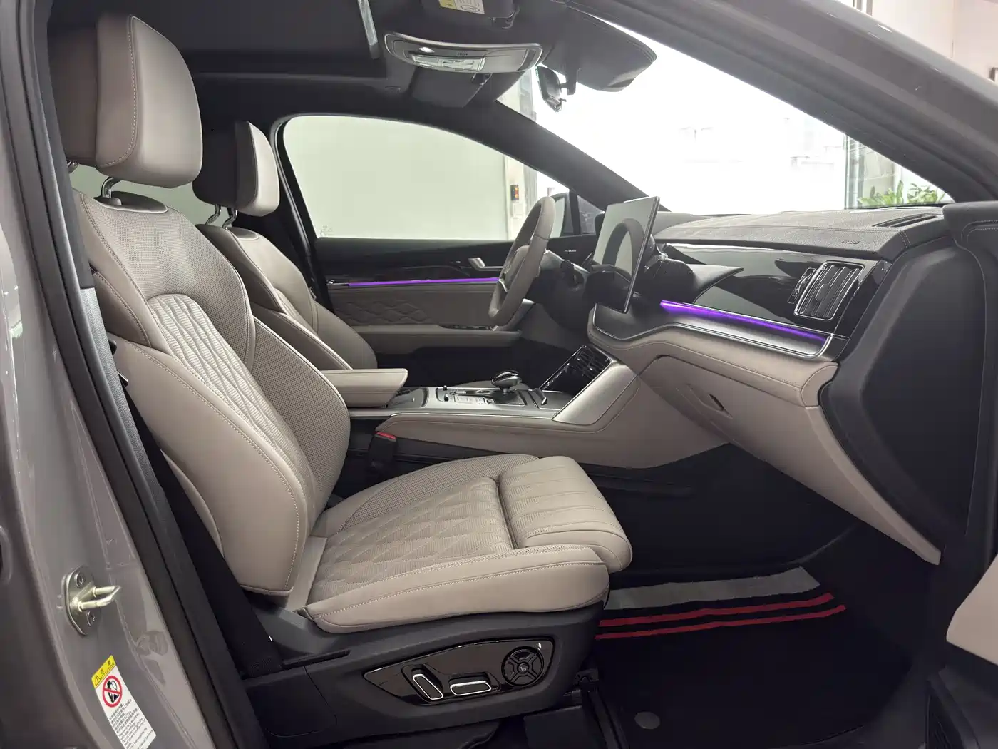 BYD Tang New Energy 2025 DM-i 115KM Flagship фото 6