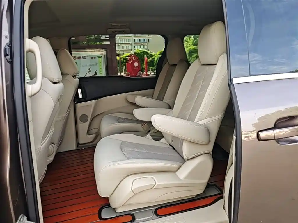 Buick GL8 2017 25S Comfort China V фото 17