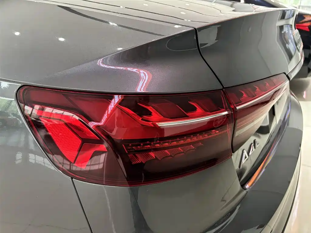 Audi A4L 2022 40 TFSI Luxury Dynamic фото 9