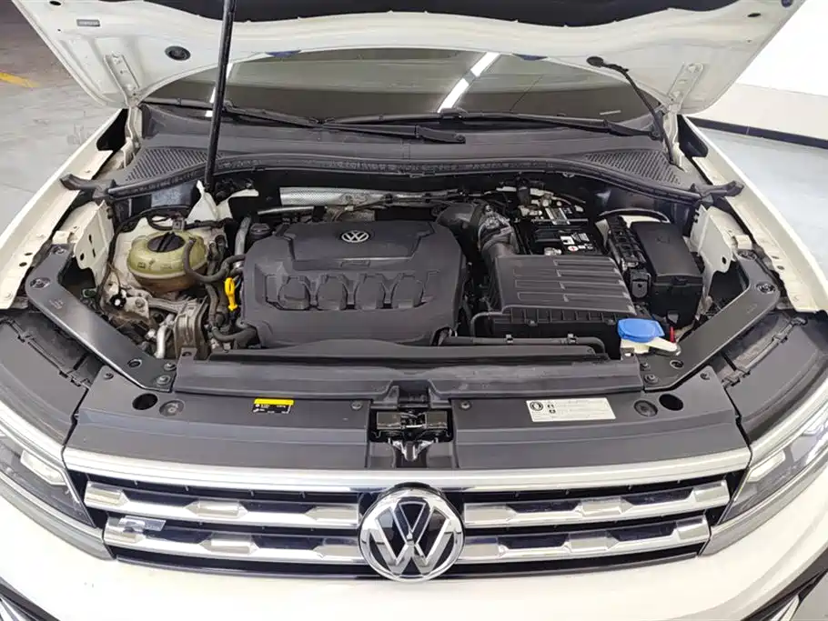 Volkswagen Tiguan L 2020 330TSI Auto 2WD R-Line Flagship China VI фото 10