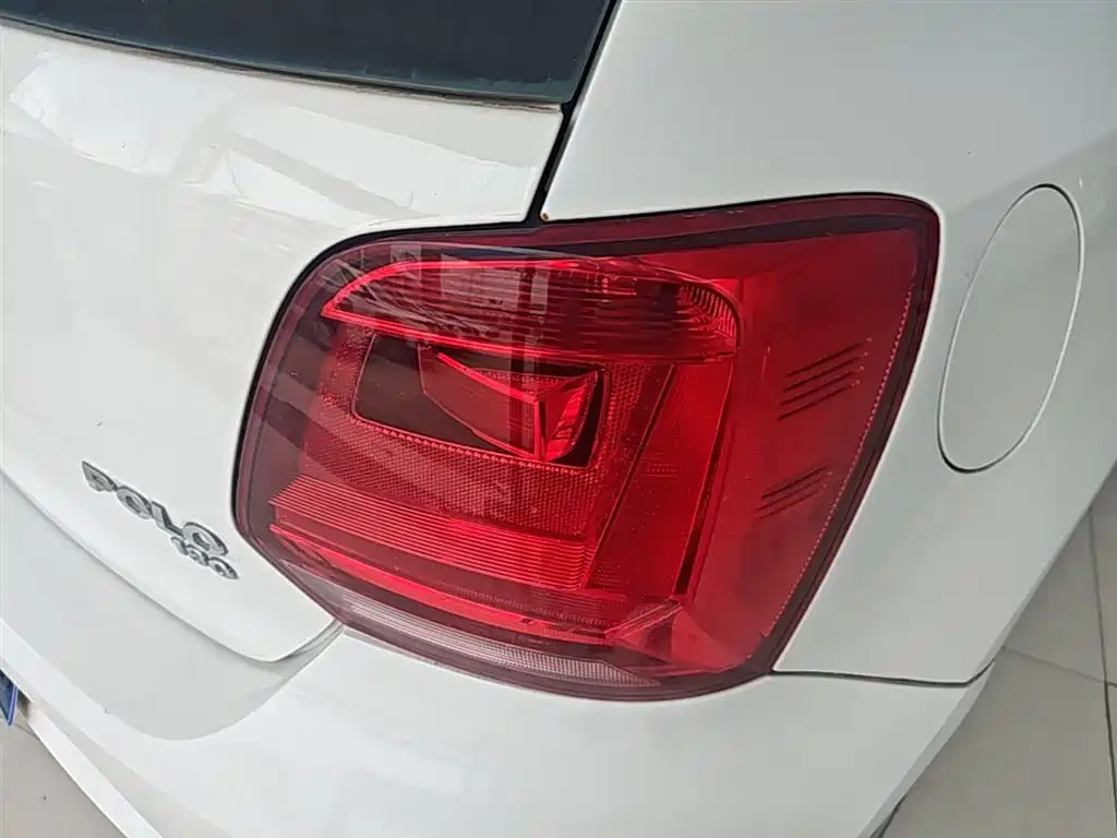 Volkswagen Polo 2016 1.6L Automatic Comfort фото 8