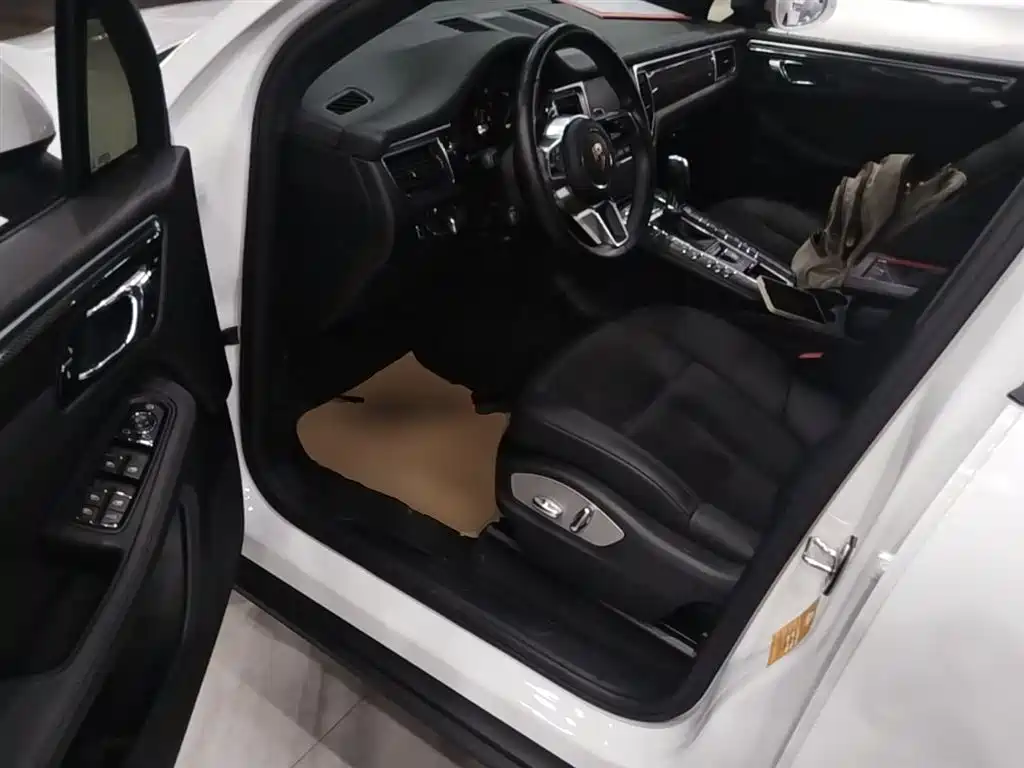 Porsche Macan 2017 Macan 2.0T фото 16