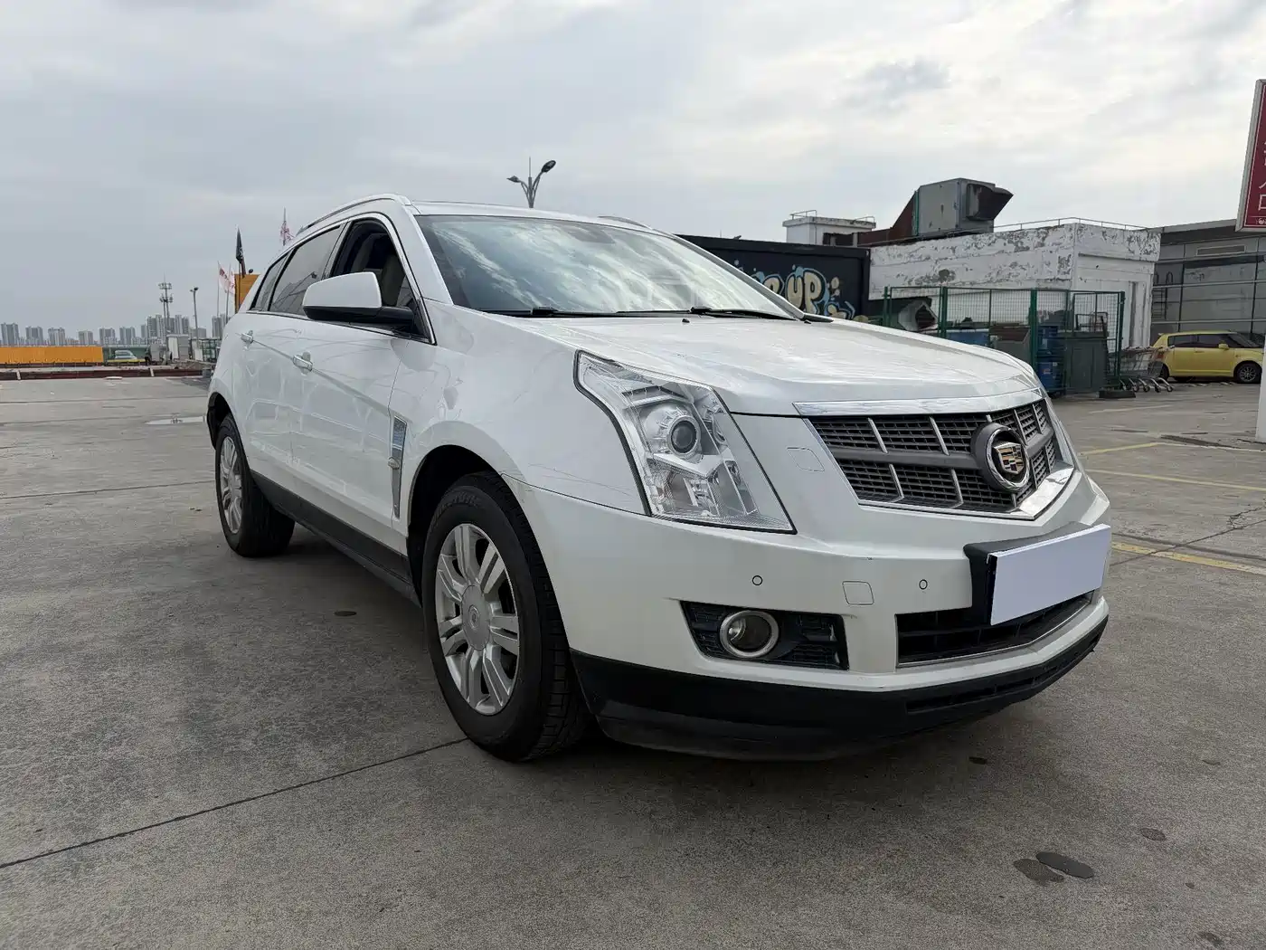 Photo 3 - Cadillac SRX