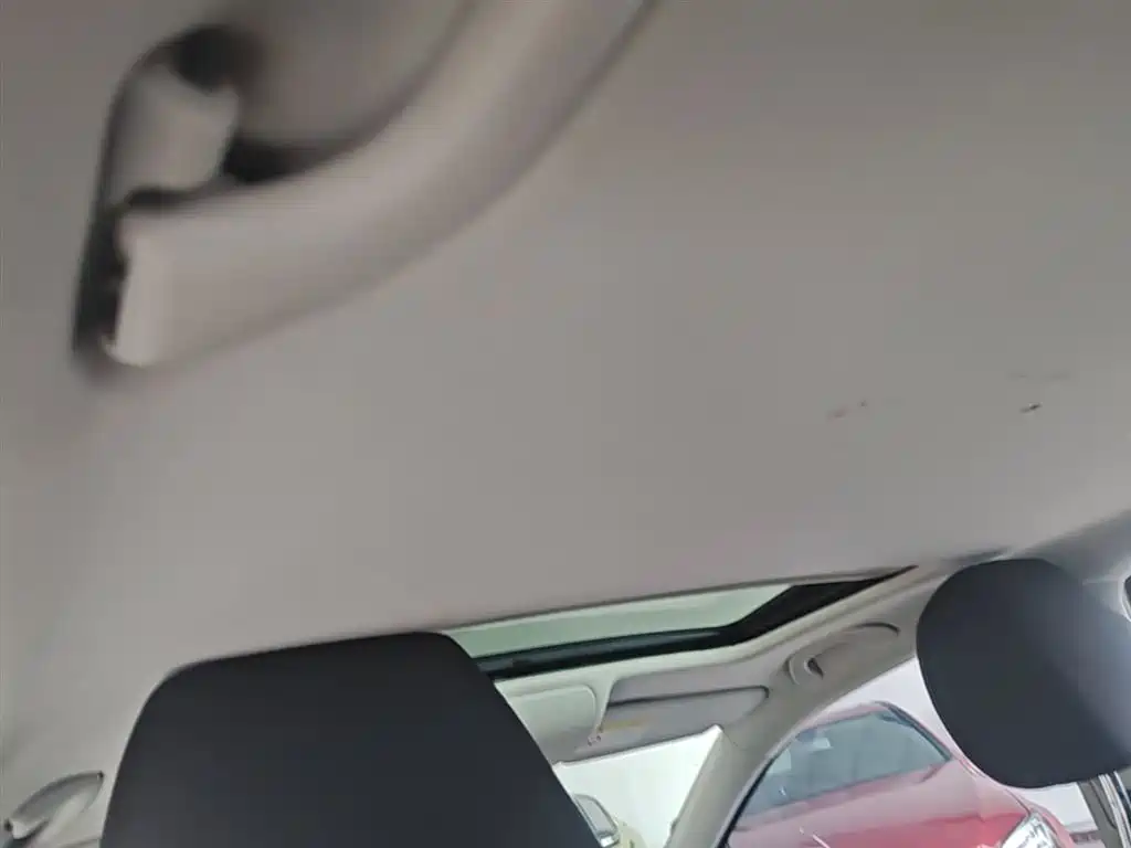Volkswagen Polo 2016 1.6L Automatic Comfort фото 18