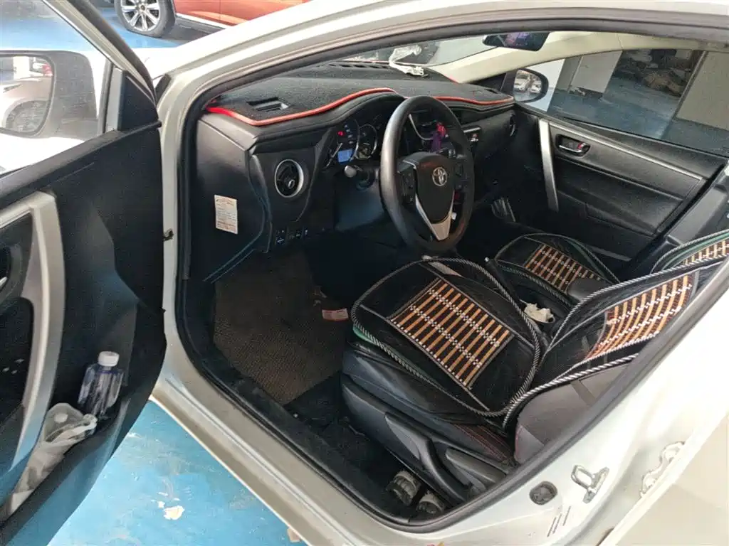 Toyota Levin 2017 Facelift 185T CVT Elite (China V) фото 16