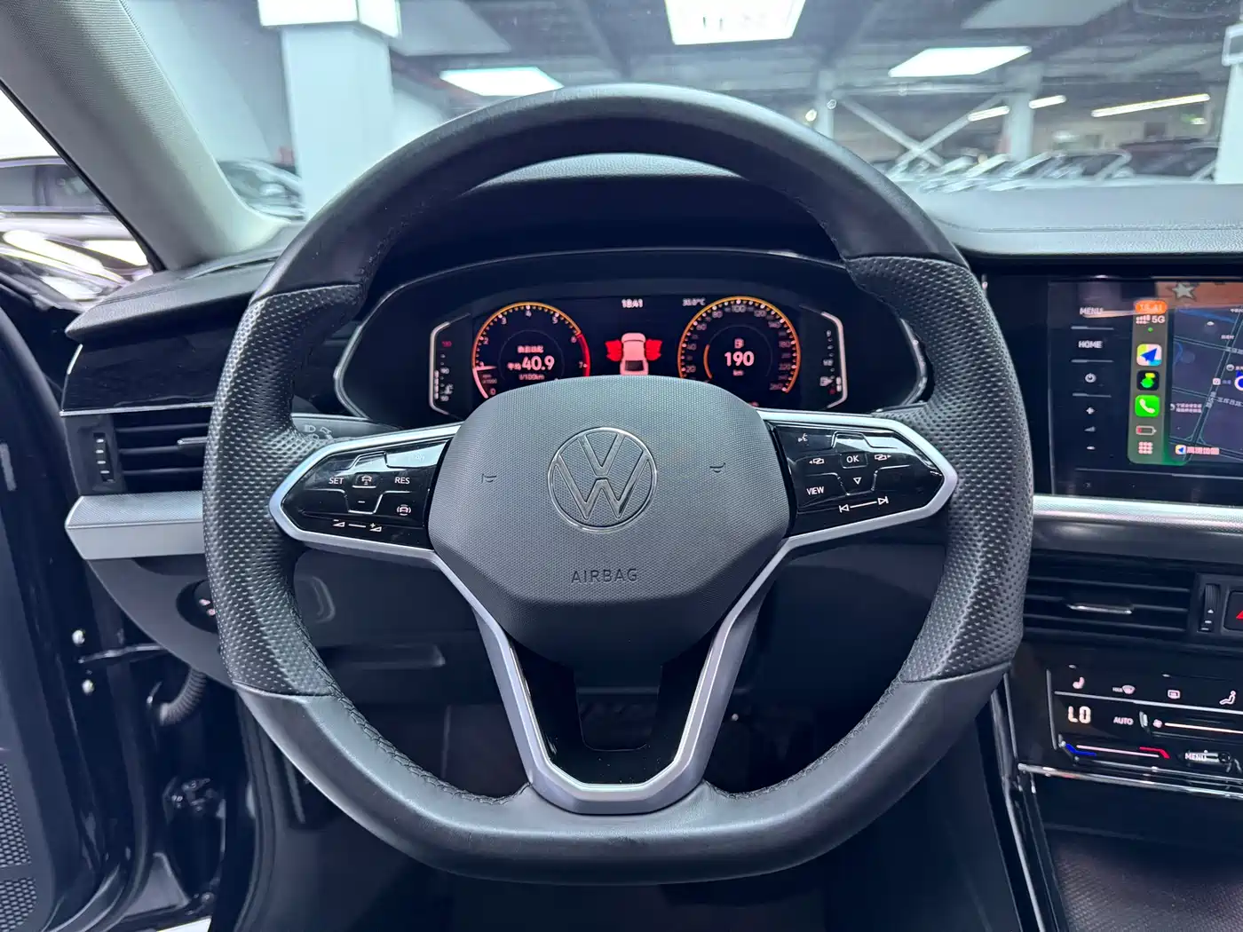 Volkswagen Passat 2023 330TSI Elite Edition фото 7