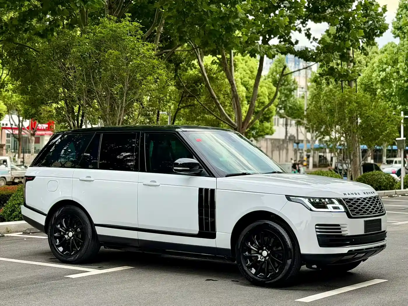 Land Rover Range Rover 2015 3.0 TDV6 Vogue фото 3