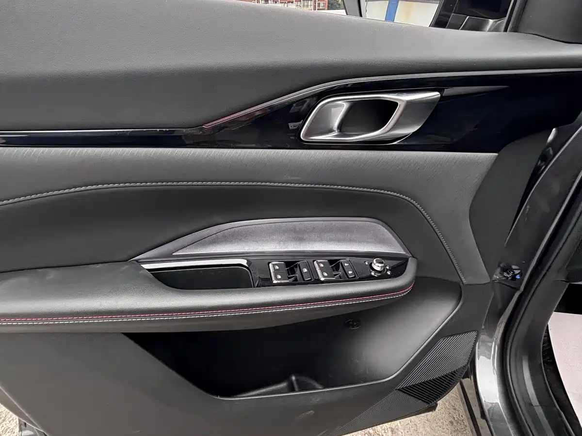 CHANGAN CHANGAN AUCHAN Z6