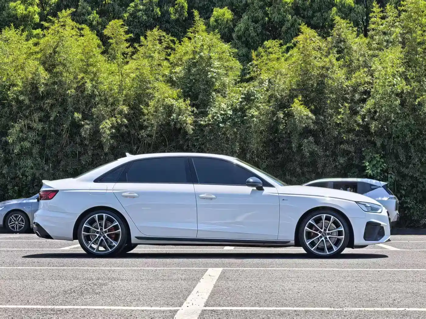 Audi A4L 2023 40 TFSI quattro Luxury Sport фото 3