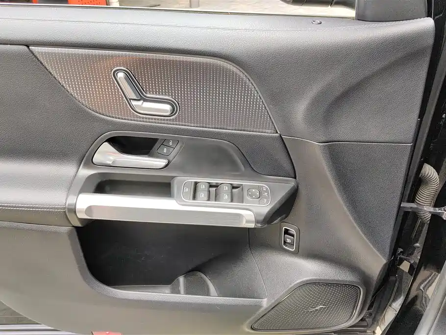 Mercedes-Benz GLB 2020 GLB 200 Dynamic фото 7