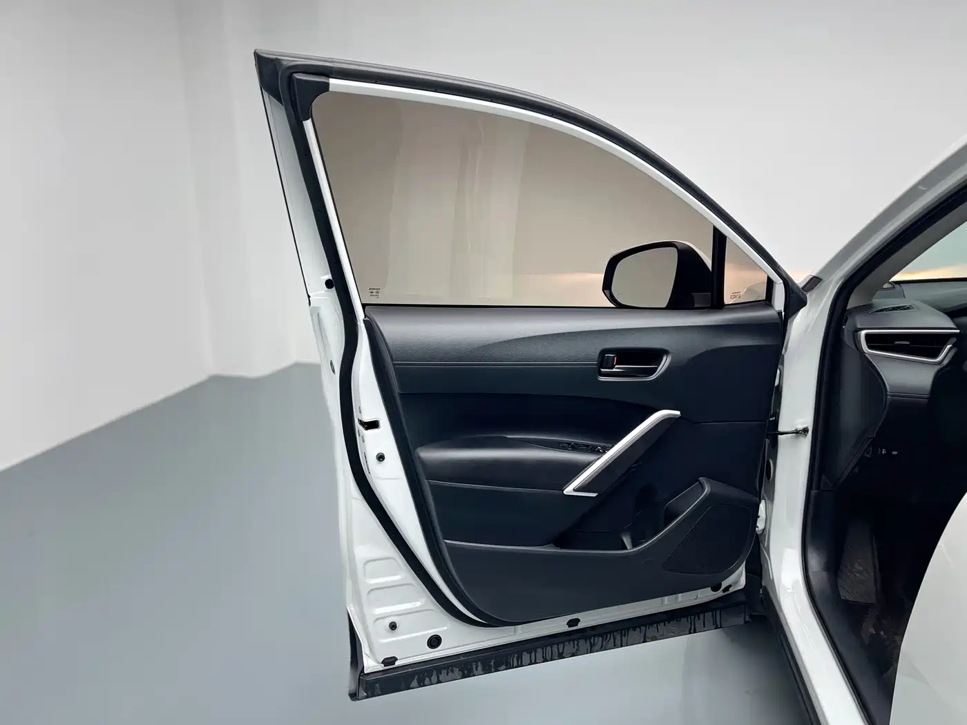 Toyota Corolla Cross 2023 2.0L Elite Edition фото 20