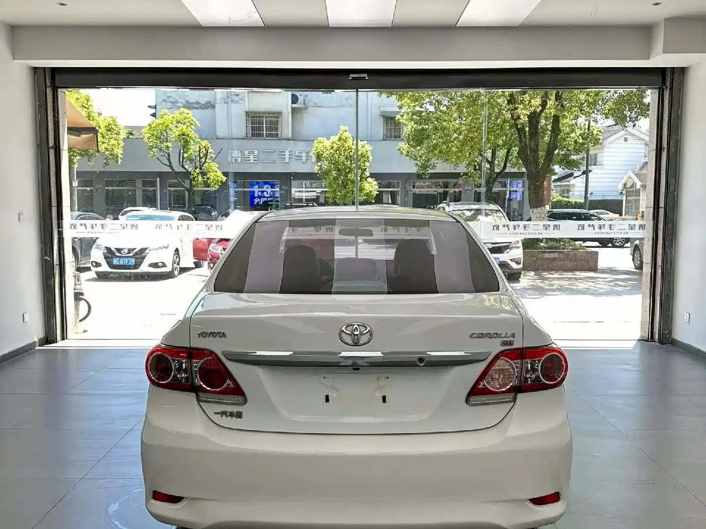 Toyota Corolla 2013 Special Edition 1.6L Auto Ultimate Cool GL фото 8
