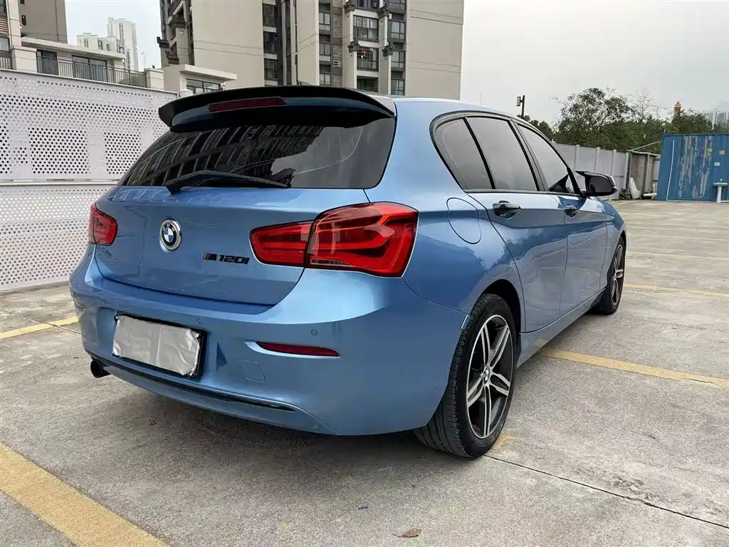 BMW 1 Series (Import) 2018 118i Sport Design Package фото 9