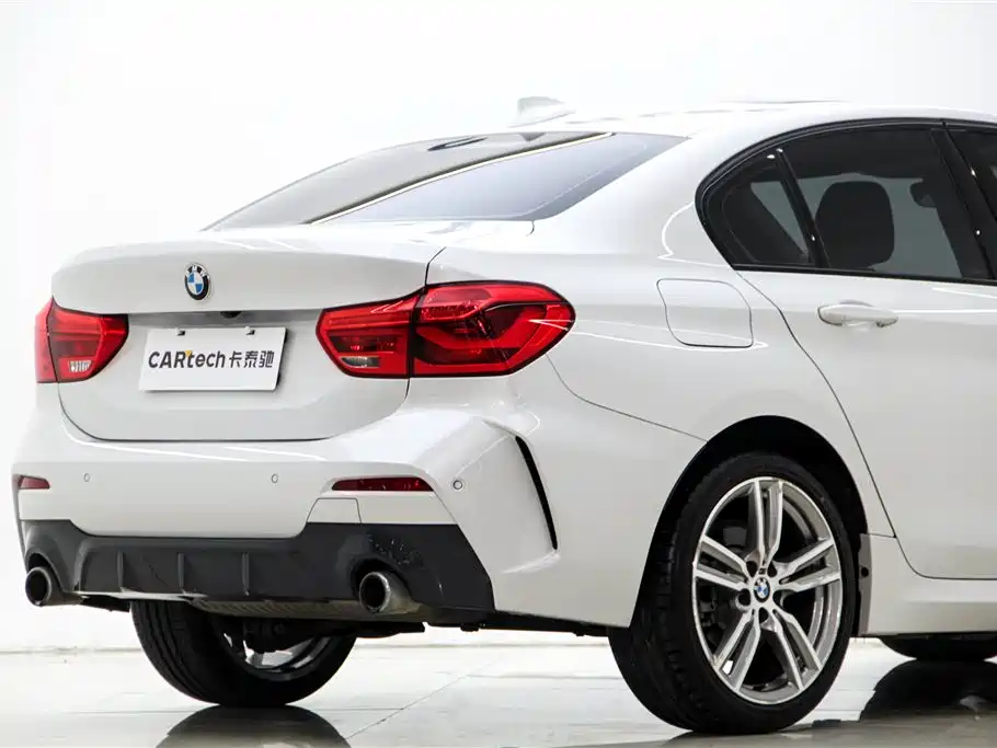 BMW 1 Series 2019 120i Leading M Sport Package фото 9