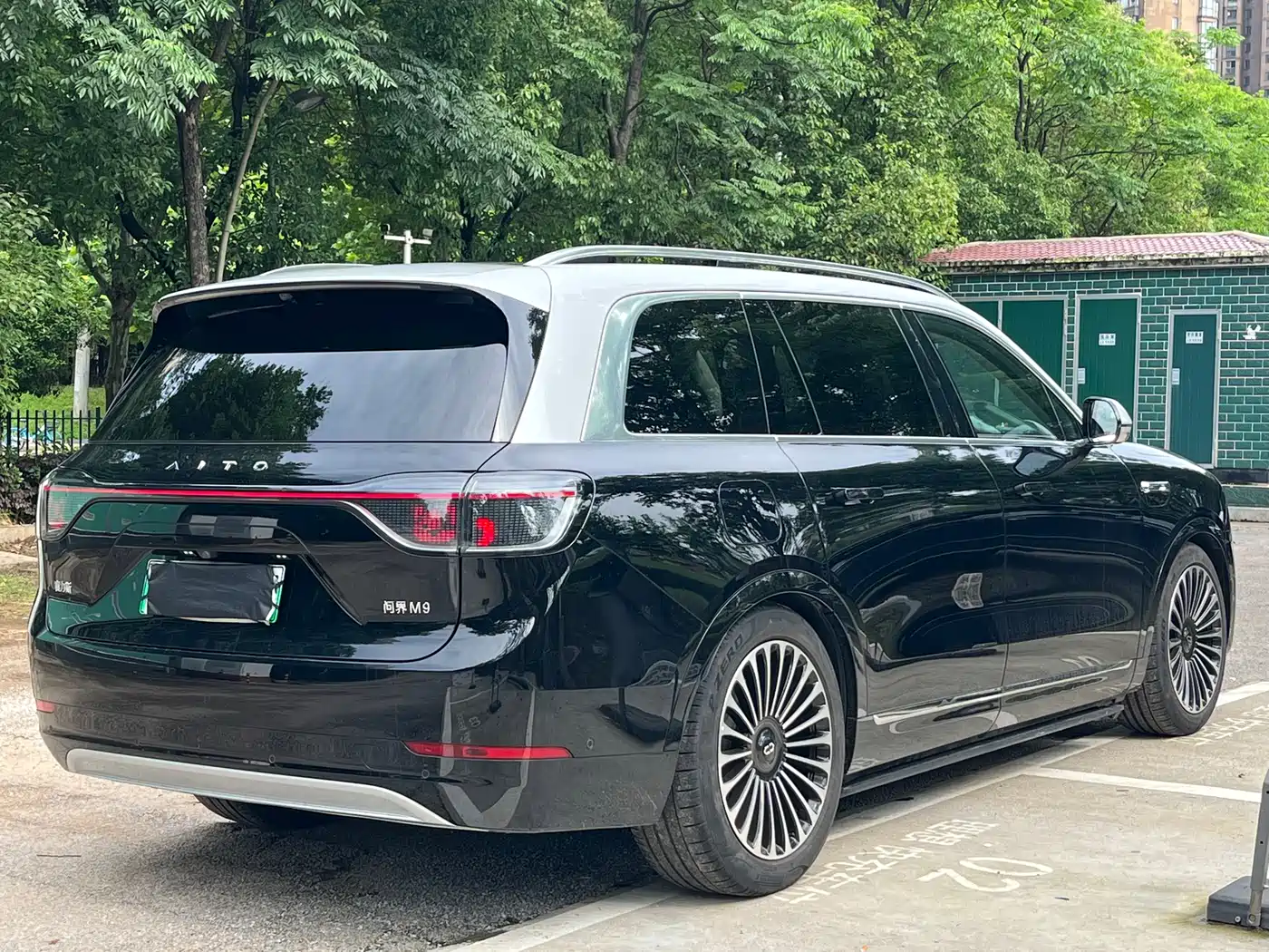 AITO Wenjie AITO M9 2024 Model Extended Range Ultra Edition 52kWh 5-Seater фото 7