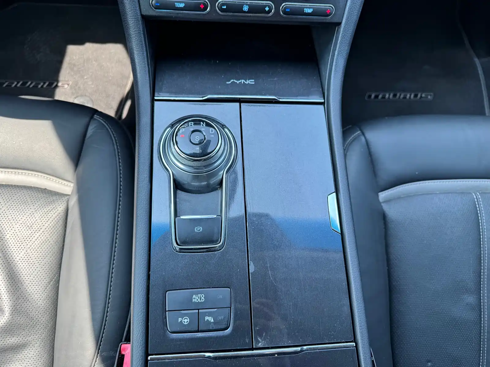 Фото 8 - Ford Taurus