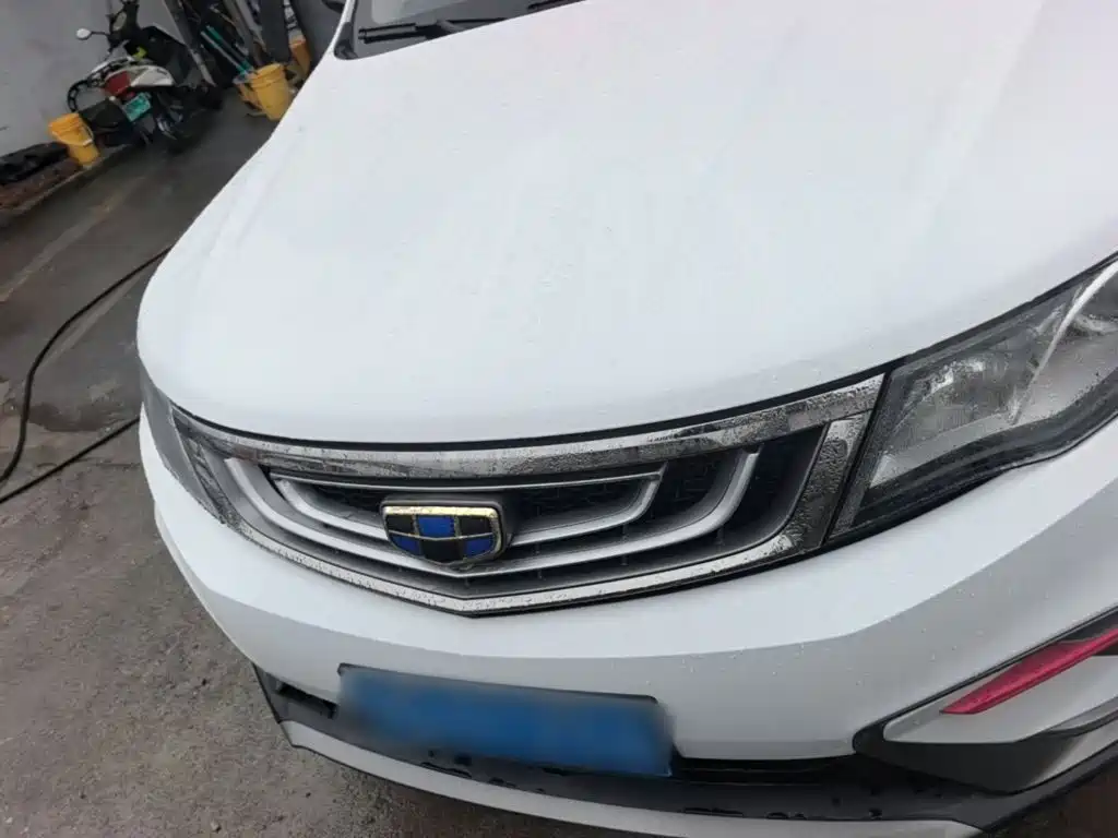 Фото 3 - Geely Atlas