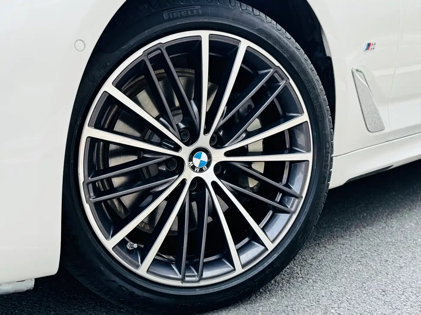 BMW 5-SERIES