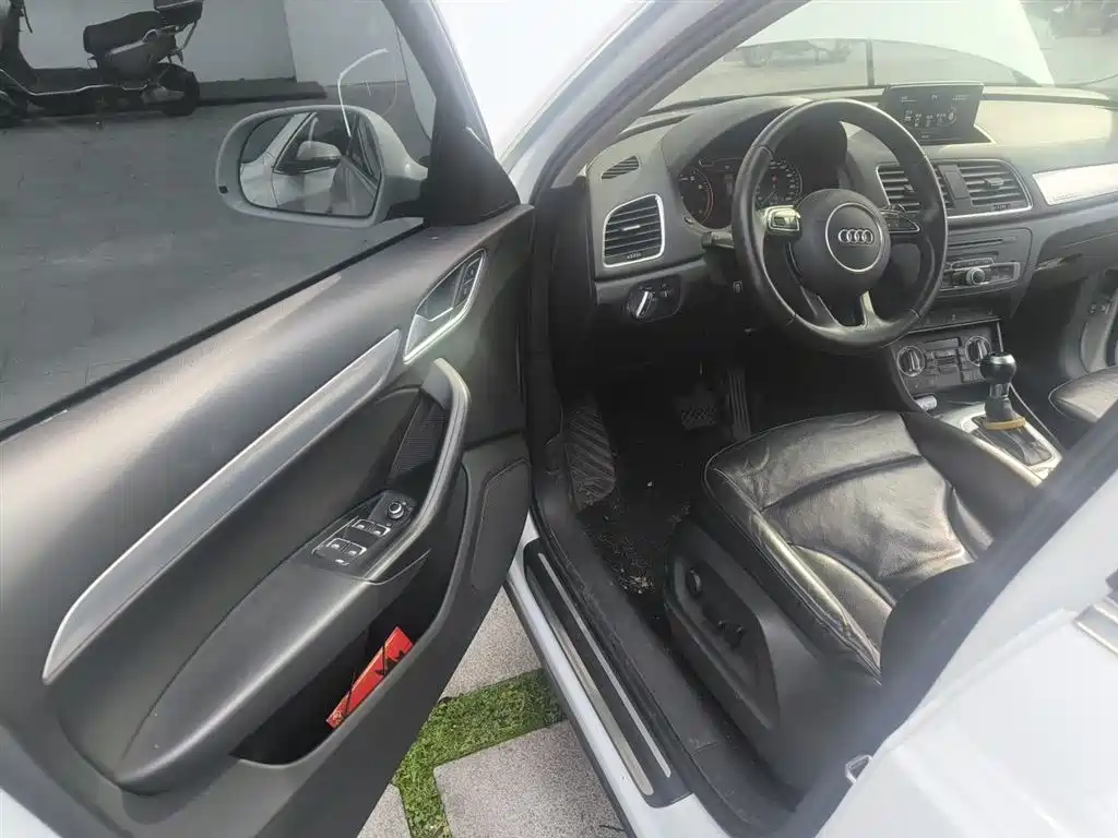 Audi Q3 2013 35 TFSI quattro Technology фото 14