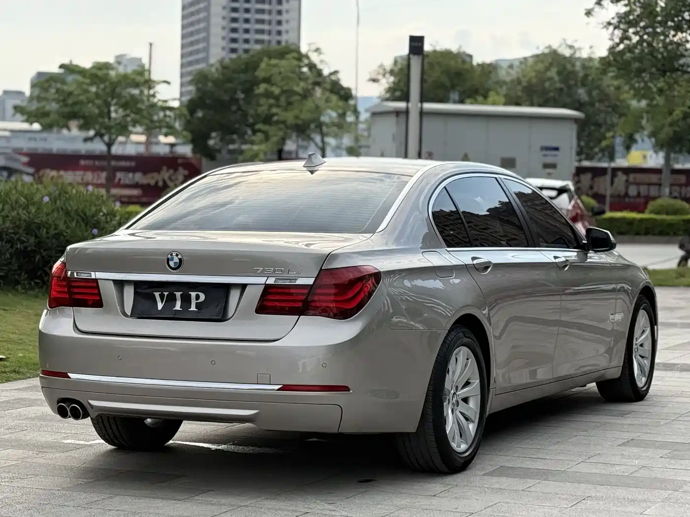 BMW 7 Series 2013 Model 730Li Luxury фото 3