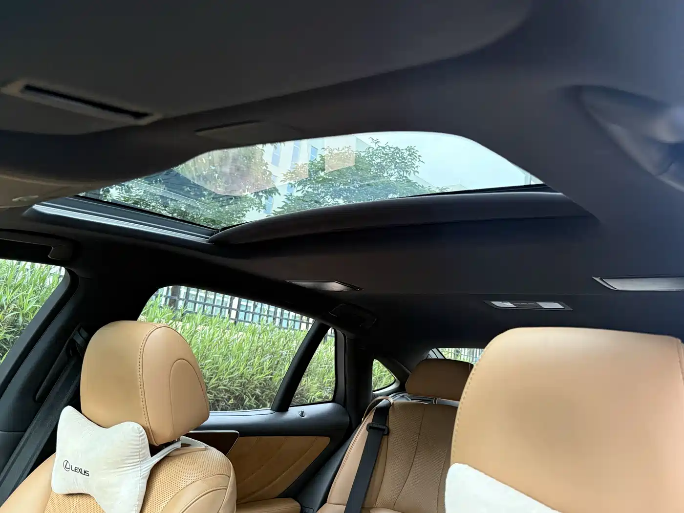 Lexus LS 2021 500h Excellence Edition фото 12