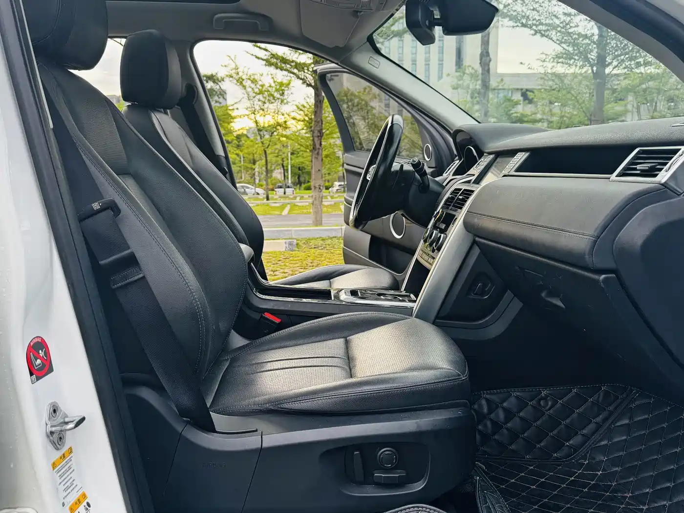 Land Rover Discovery Sport 2018 240PS SE Edition фото 10