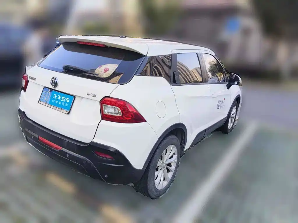 Фото 2 - Zhonghua V3