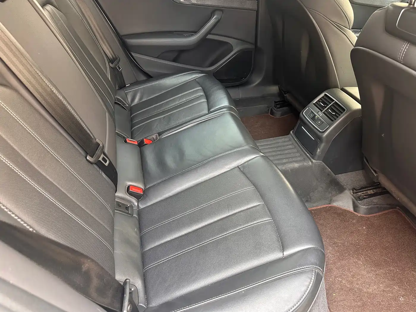 Audi A4L 2023 40 TFSI Luxury Sport фото 9