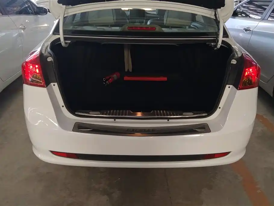 Buick Excelle 2015 1.5L Automatic Classic фото 4