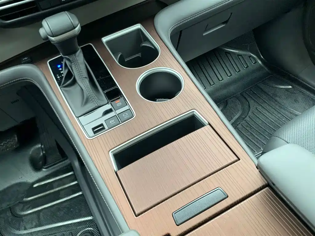 Toyota Sienna 2024 2.5L Hybrid Comfort Edition фото 14