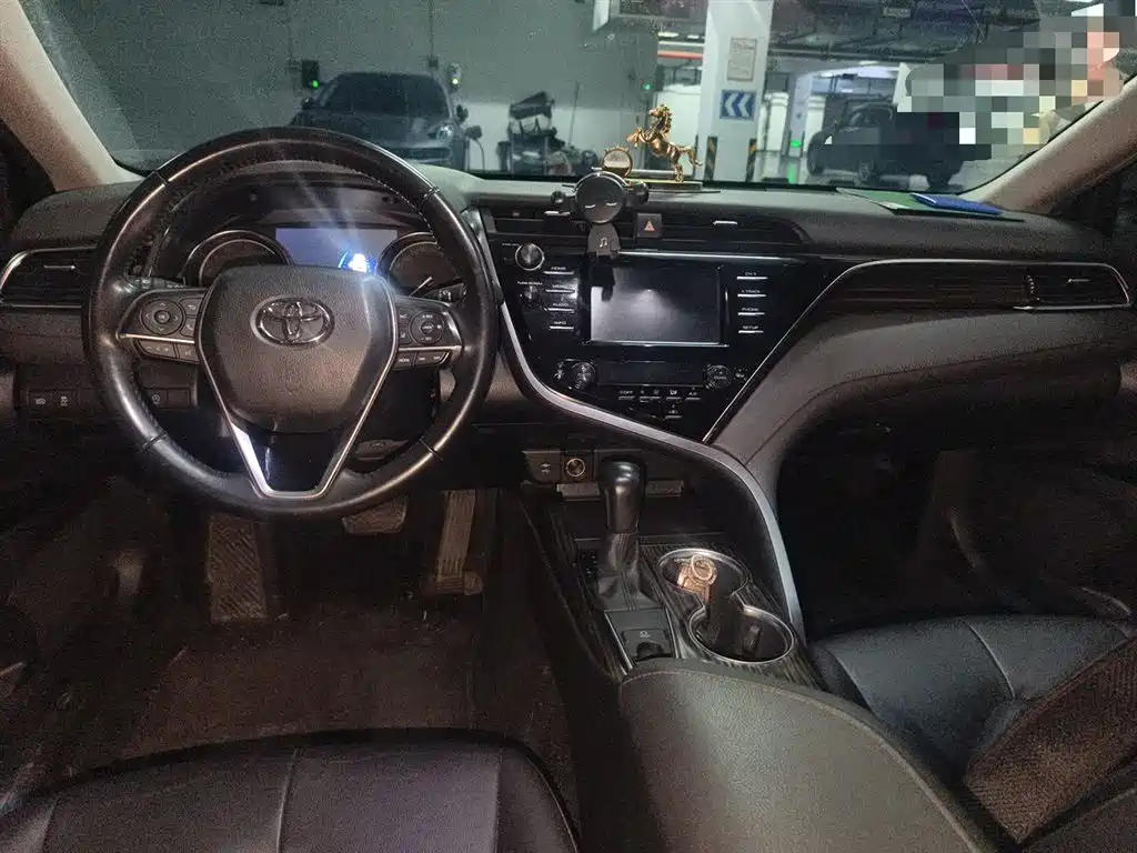 Toyota Camry 2018 2.0G Luxury Edition фото 13