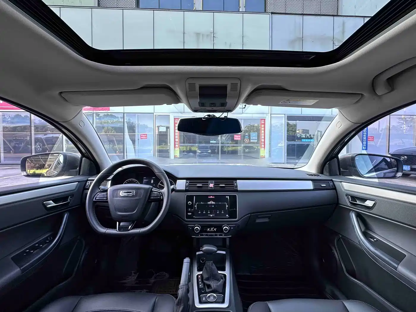 Qoros 3 2017 2017 Sedan 1.6L Automatic Zhiyue