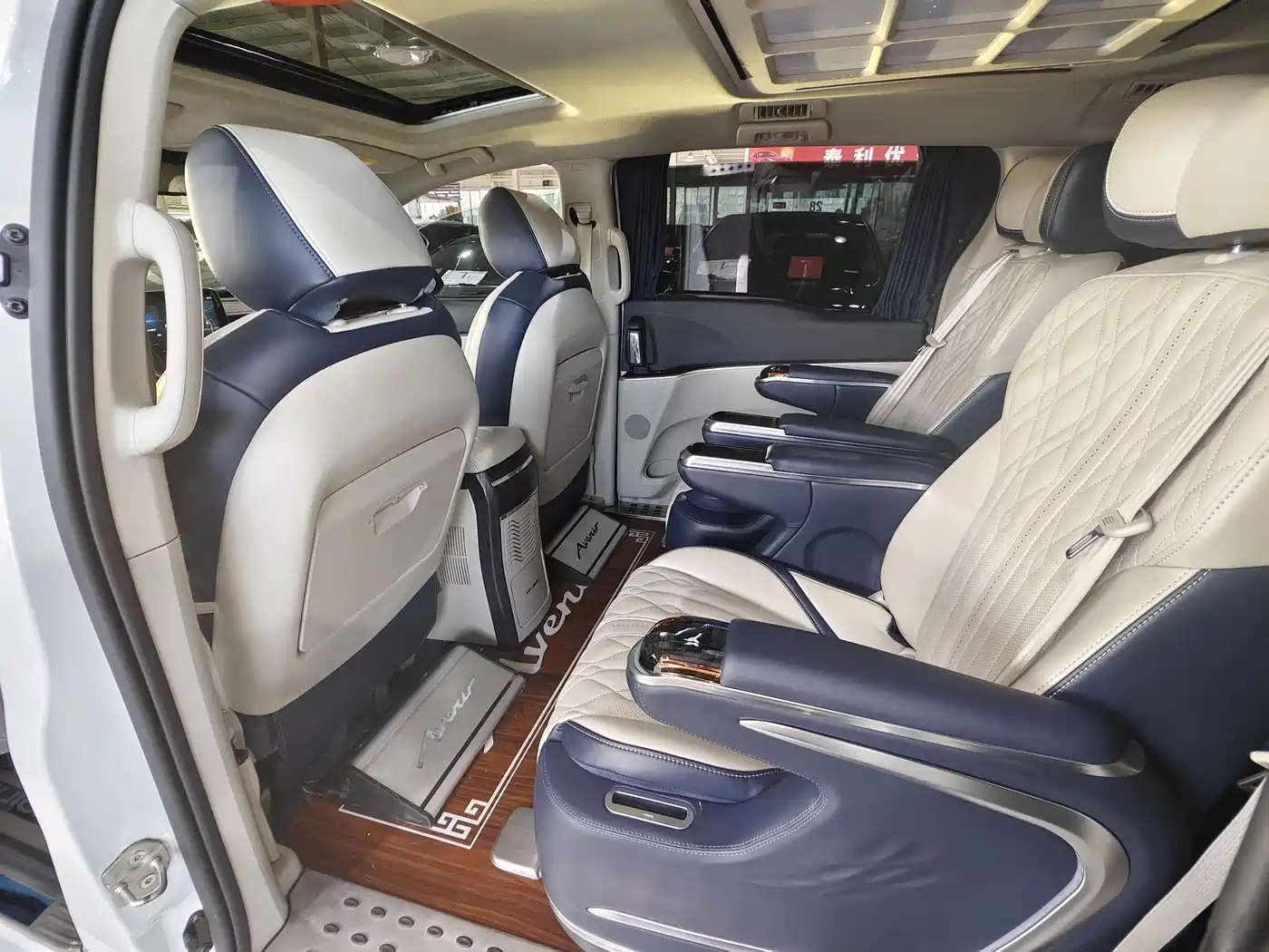 Buick GL8 2021 Land Business Class 652T Luxury фото 19