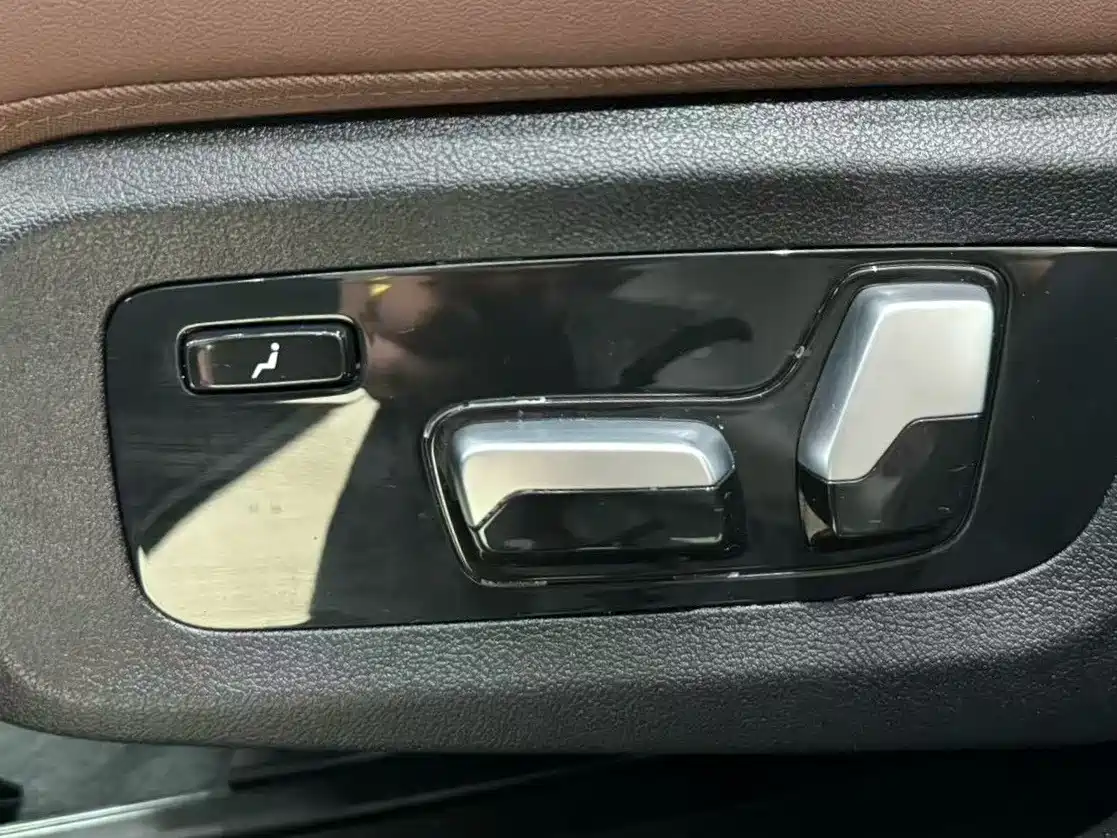 BMW X7 2024 xDrive40i Leading Luxury Package фото 19