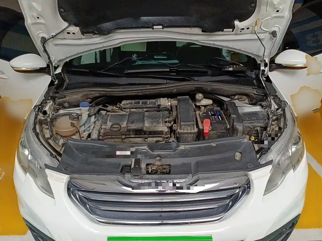 Peugeot 2008 2014 1.6L Automatic Fashion Edition фото 17