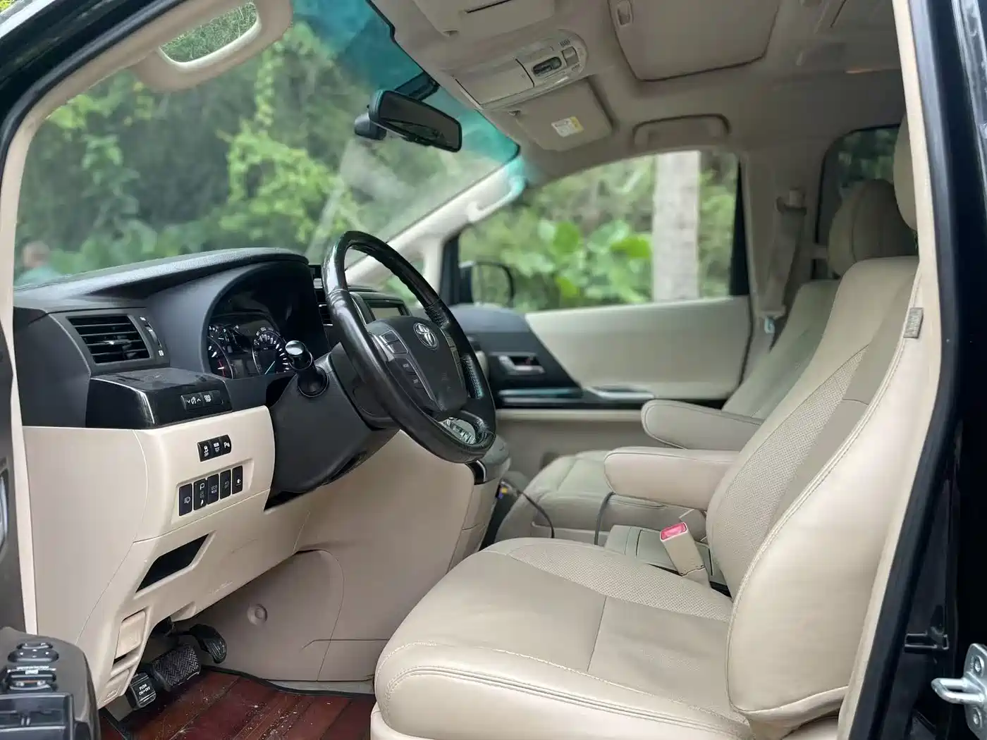 Toyota Alphard 2012 3.5L Luxury Edition фото 8