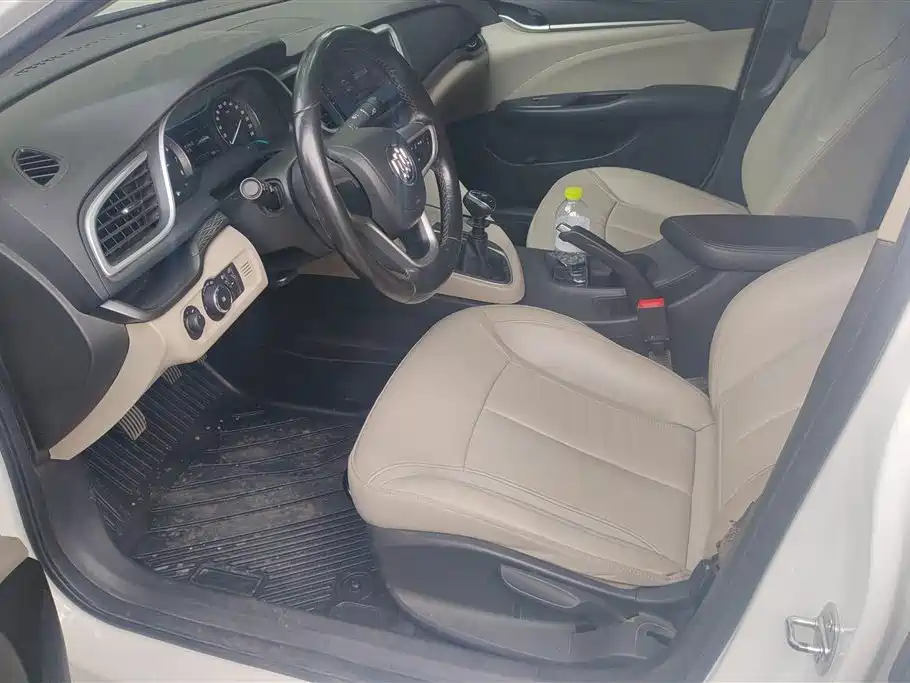 Buick Excelle 2018 15T Manual Elite (China V) фото 9