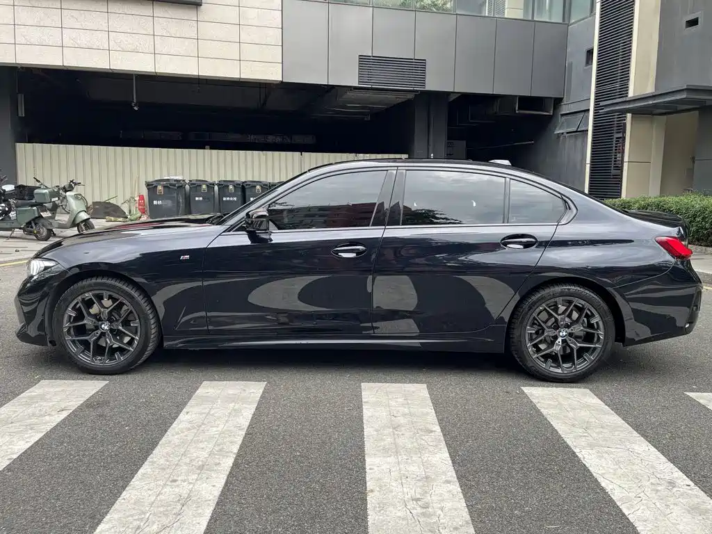 BMW 3-SERIES