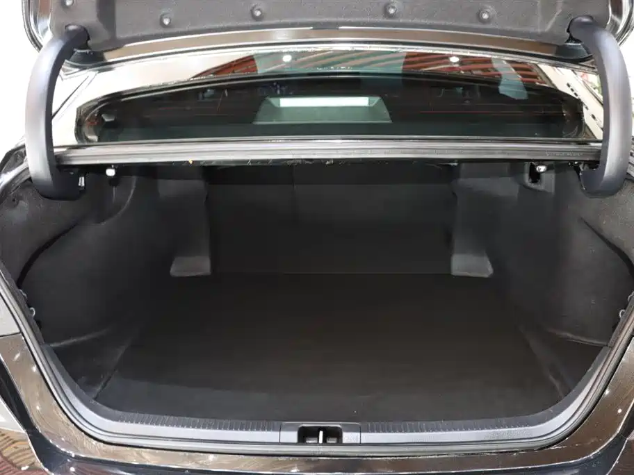 Toyota Camry 2024 Hybrid 2.0HG Premium Edition фото 16