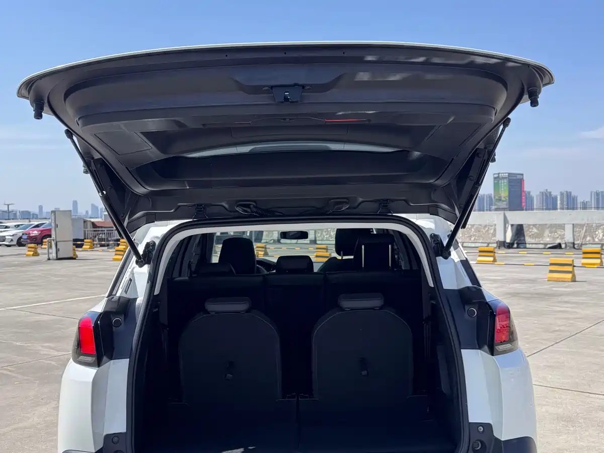 Peugeot 5008 2017 380THP 7-seat Elite Edition фото 9