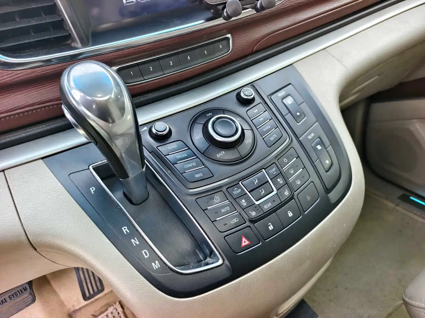 Buick GL8 2014 3.0L XT Luxury Business Flagship фото 6