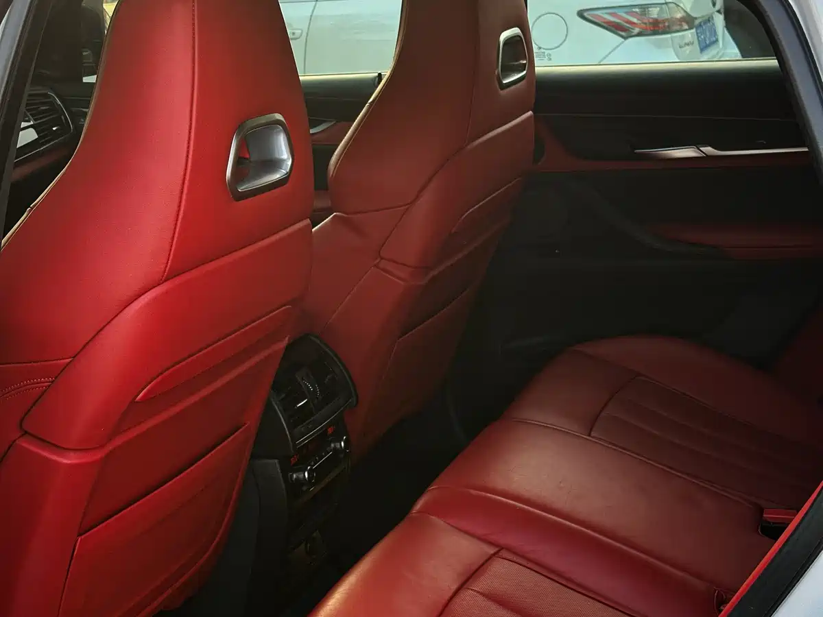 BMW X6 M 2015 X6 M фото 9
