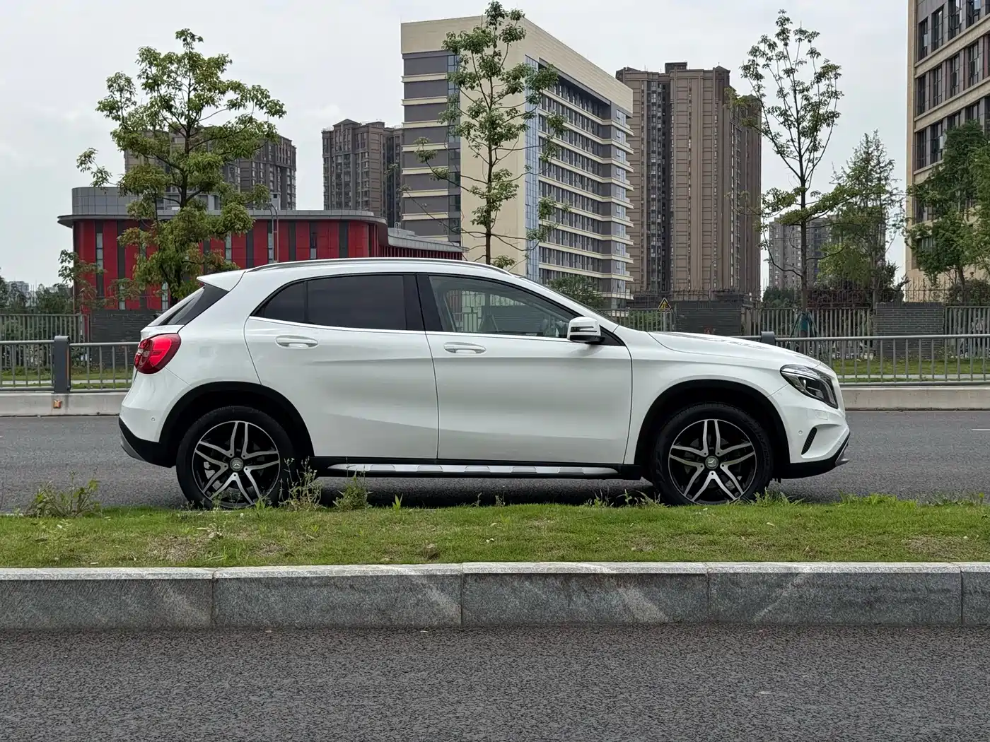 Mercedes-Benz GLA 2016 GLA 200 Fashion фото 15